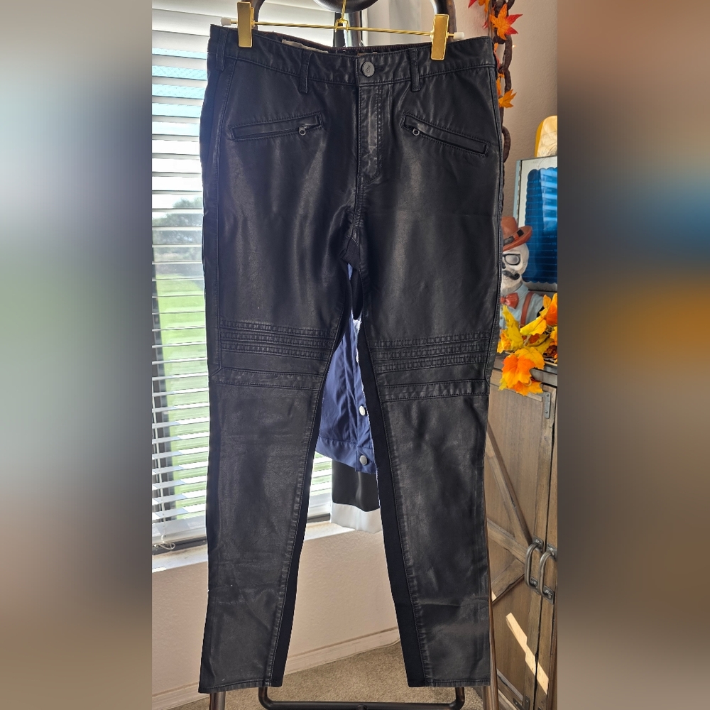 Pilcro and the Letterpress Black Skinny Jeans with Zipper Details